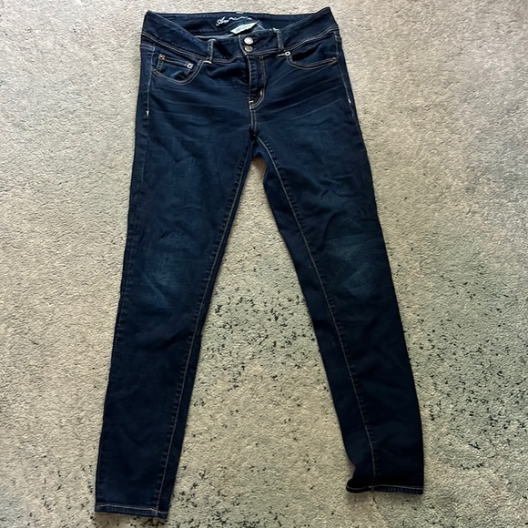 Cropped American Eagle skinny jeans, size 10 - Picture 1 of 2